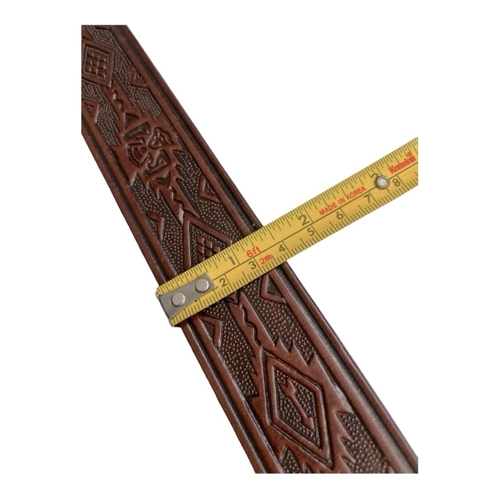 Aztec Embossed Oil
Tan Leather Belt
Brown - Cinto de Piel size 38 - Picture 9 of 12